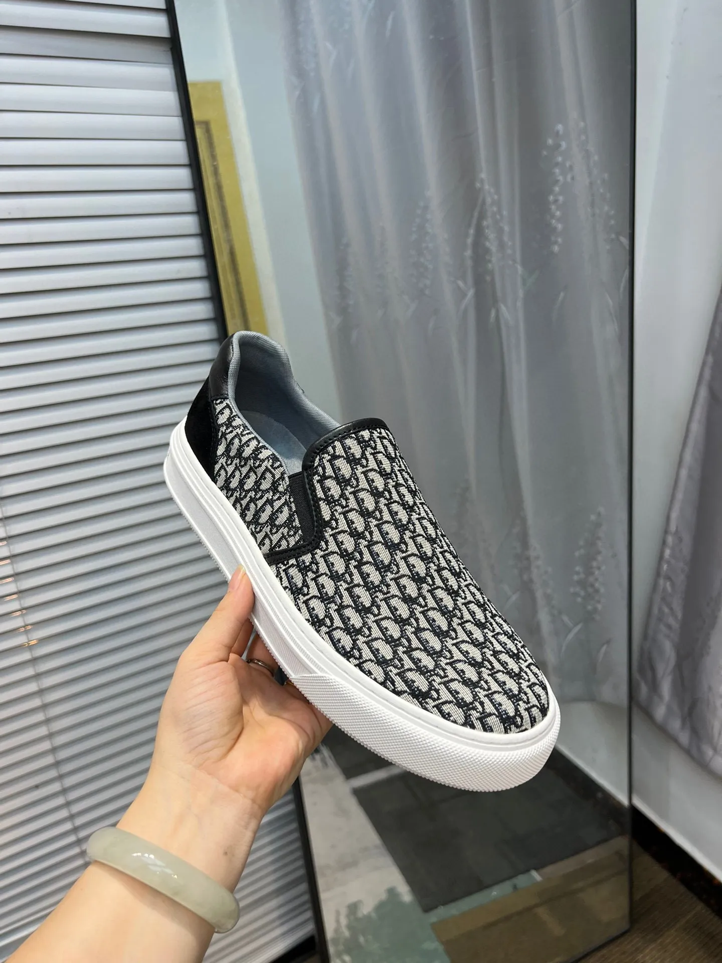 Men's shoes 💰380 The latest DiOr shipment, using imported top-grade jacquard fabric with cowhide design 👍 Breathable mesh lining, comfortable to wear, lightweight, original last mold, official website 1:1, private mold outsole, non-slip, color, multiple colors available, code number 38 to 44 (45 can be ordered)